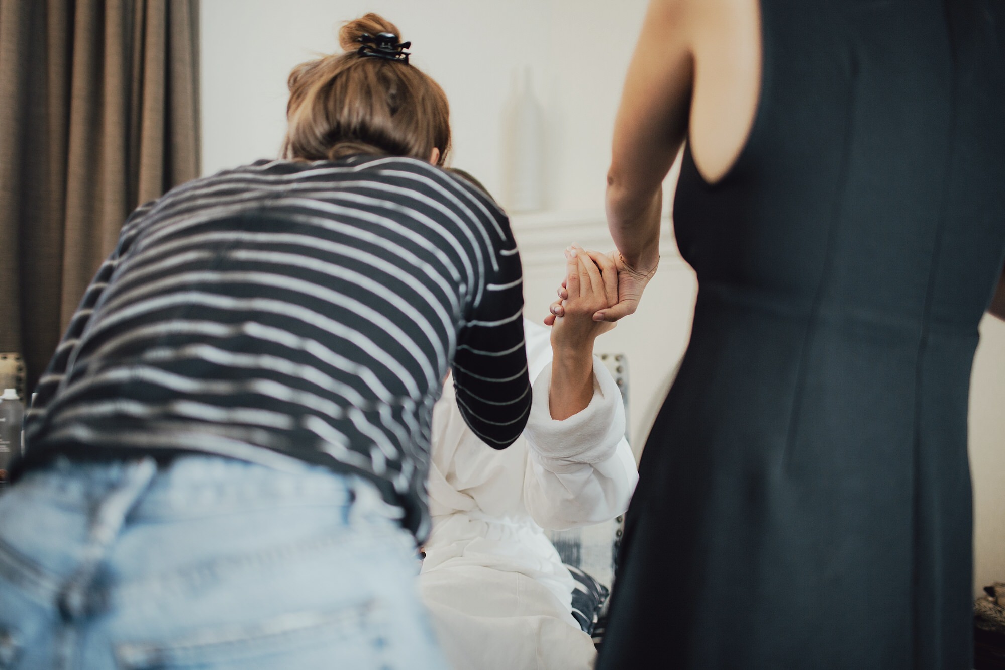 photojournalist wedding photographer